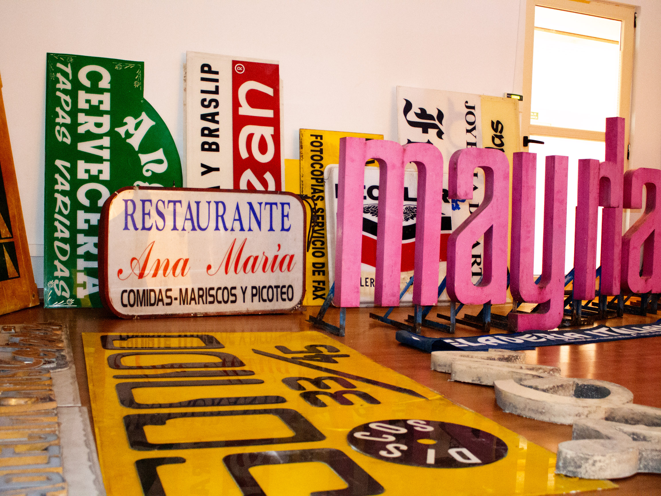 Santatipo busca sede urgente para evitar que el patrimonio gráfico de Cantabria se quede sin hogar